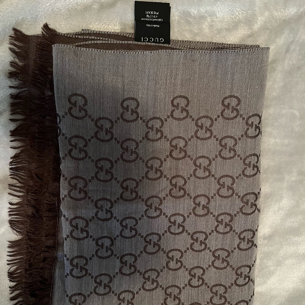 Grey Gucci scarf